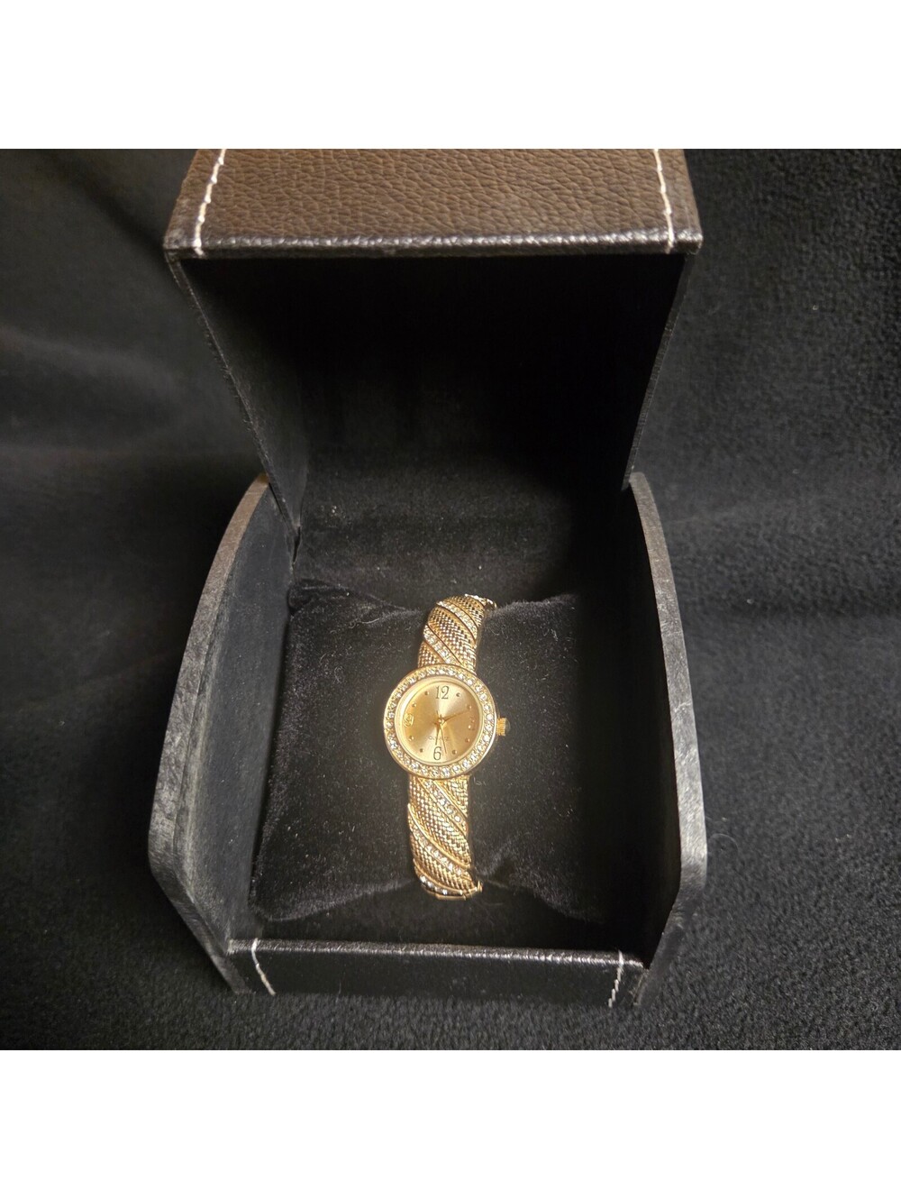 Elegant Gold-Tone Rhinestone Cuff Bracelet Watch – Women's Fashion Jewelry Watch